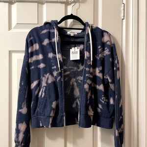 GARAGE zip-up sweater, size medium 💙